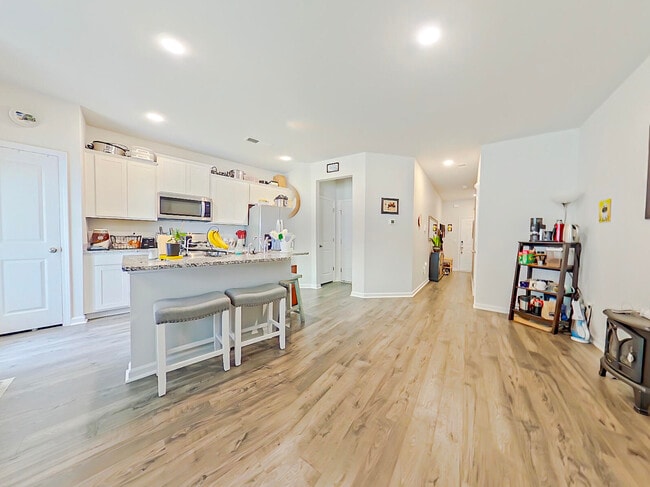 Photo - 882 Quaint Parish Cir