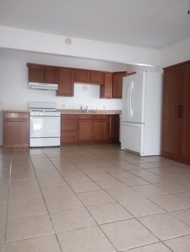 Photo - 209 E Wisconsin St Unit A