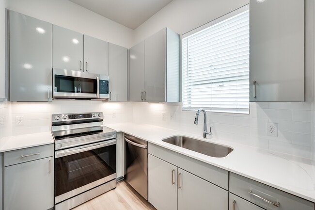 Photo - 571 Lloyd's Rd