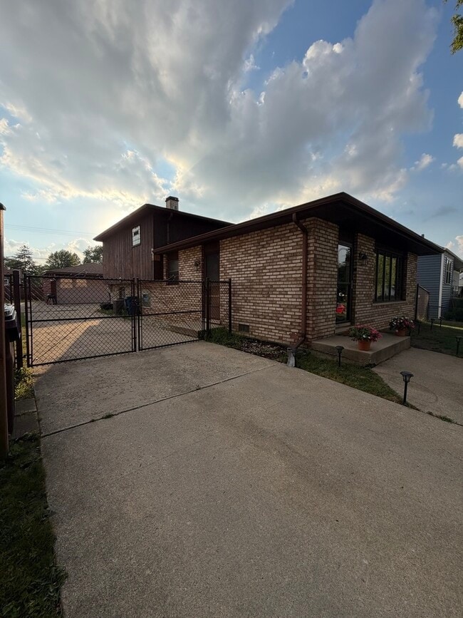 Photo - 11646 S Kedvale Ave