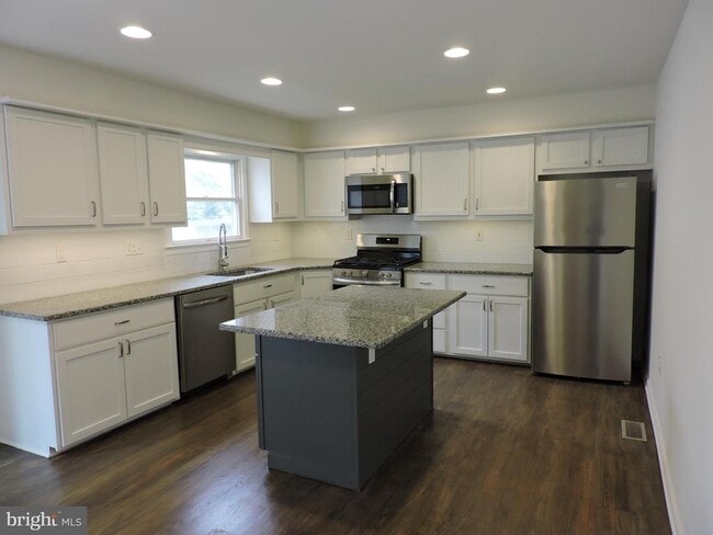 Photo - 115 S Bell Ave