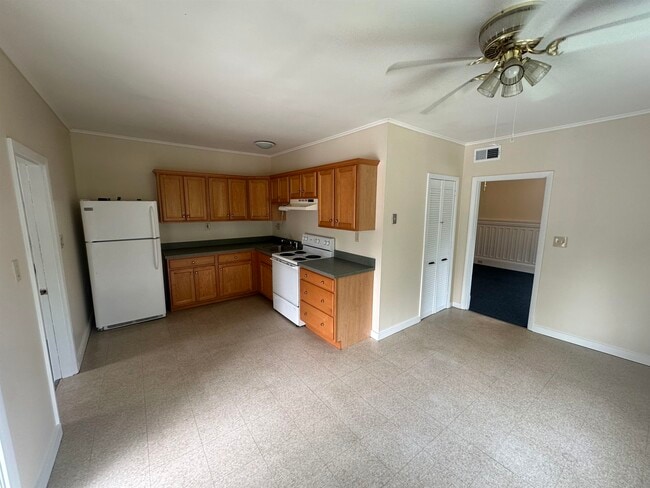 Building Photo - 3027 Brown Ave Rental