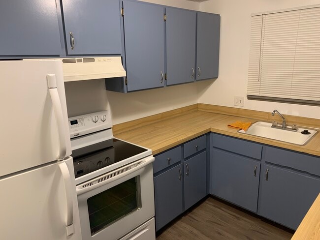 Building Photo - 3611 Butternut Dr Unit 3611 Butternut Drive