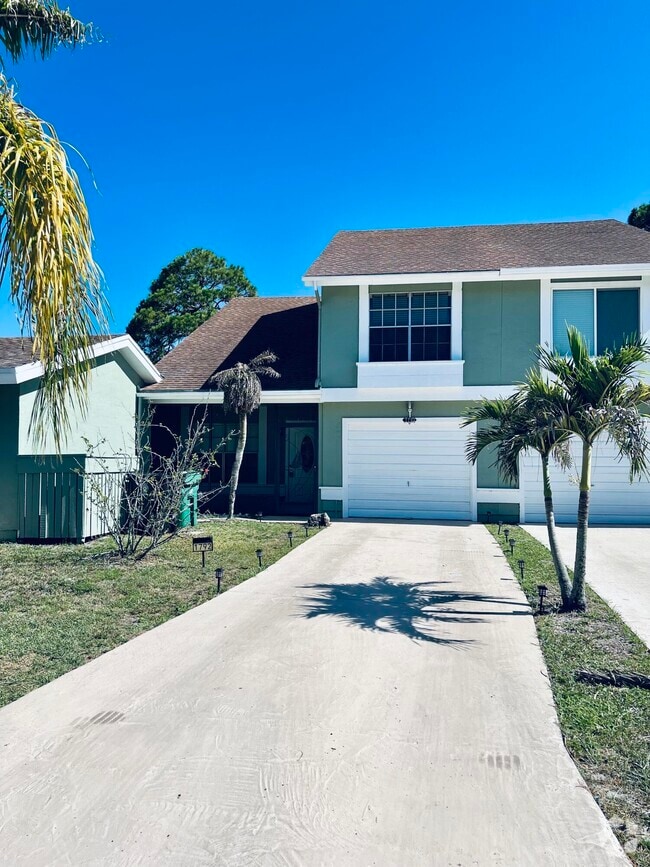 Building Photo - 1792 SE Balmoral Ct Rental