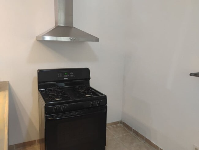 104-106 1/2 Fishering Dr Unidad 106