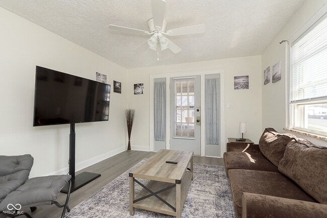 Photo - 5348 Winthrop Ave