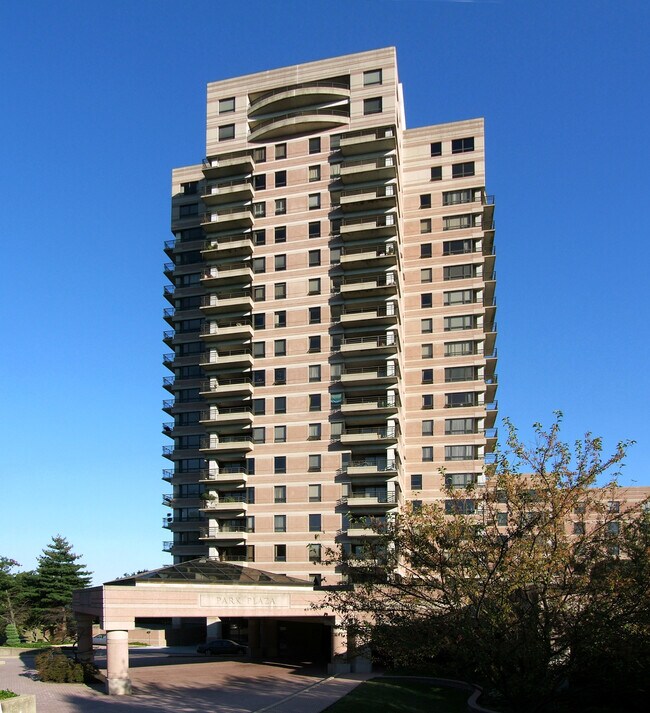 View from the northwest - Park Plaza Condominiums