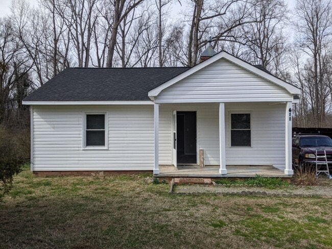 Building Photo - Blacksnake Rd Rental