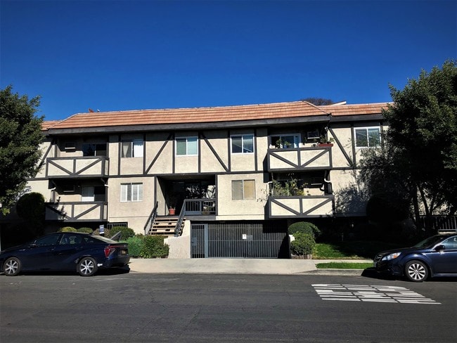 Building Photo - 1914 Corinth Ave Unit 104 Rental