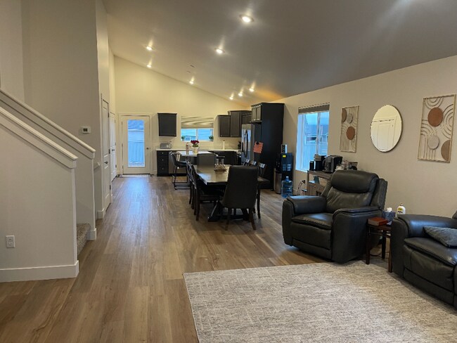 Photo - 715 Thrice Lp