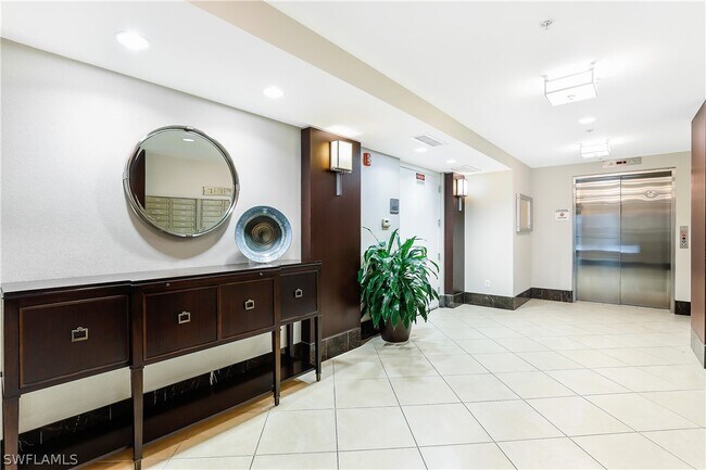 Building Photo - 9123 Strada Pl Unit 7306