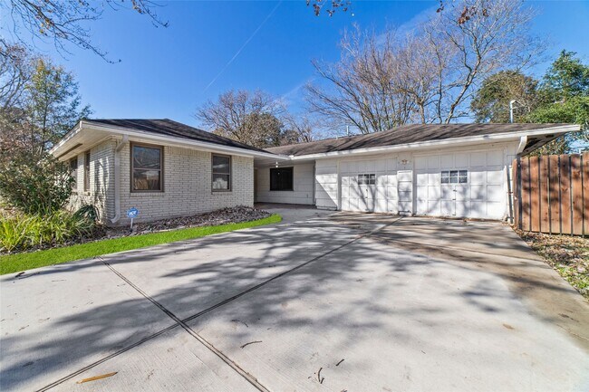 Photo - 10627 Moonlight Dr