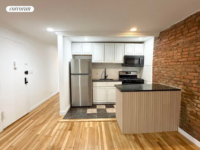 Photo - 181 MacDonough St