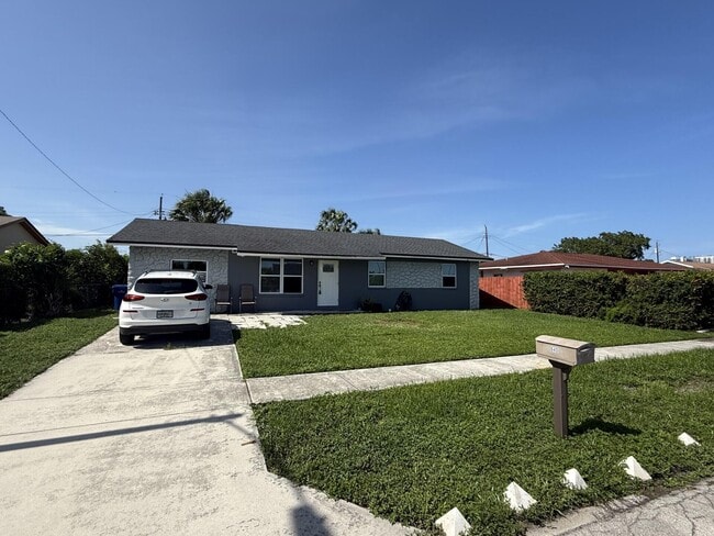 Photo - 640 W 34th St House