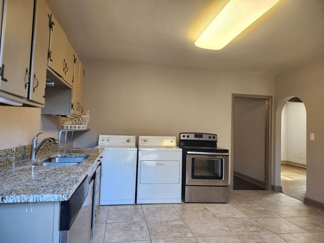 Photo - 4911 Sunnyside Ave Unit 1