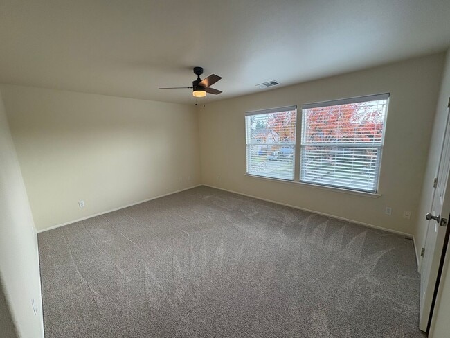 Photo - PRIVATE SHOWING ONLY! Immaculate 2 Story Home for Rent in Exeter!