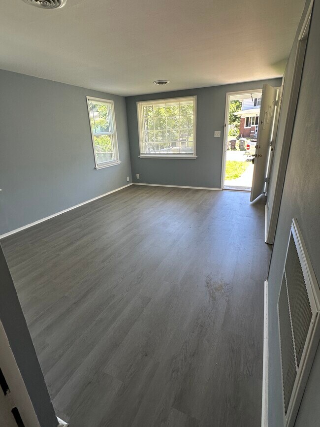 Photo - 1705 E Fox St