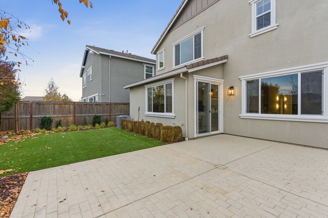 Photo - 16010 Testarossa St