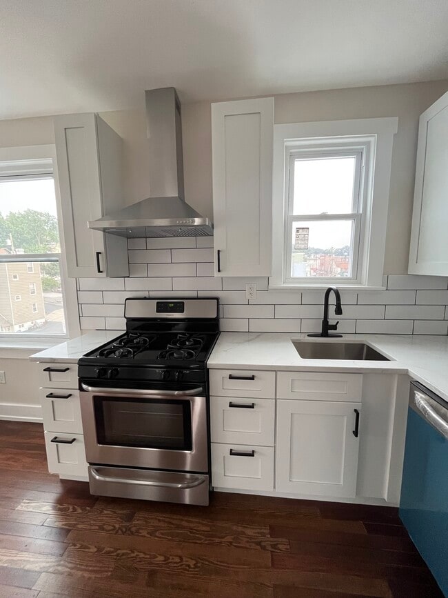 Building Photo - 362 Saw Mill River Rd Unit 3.5 Rental