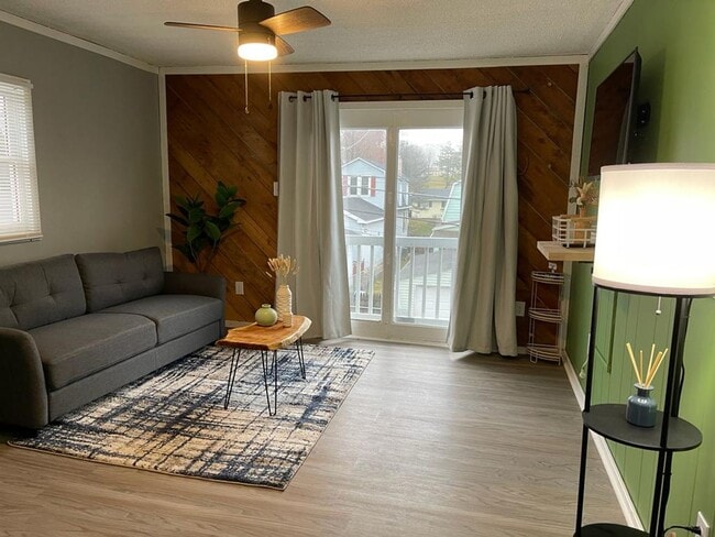 Building Photo - 127 Clearfield St Unit 127 Clearfield  3