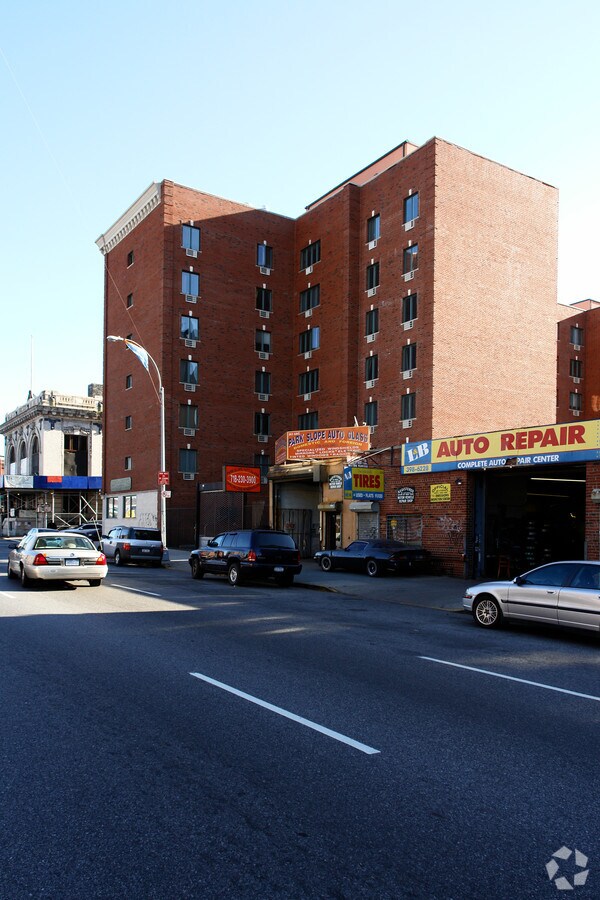 The Rigas - The Rigas Apartments