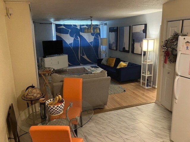 Photo - 790 Hyde Park Unidad 1