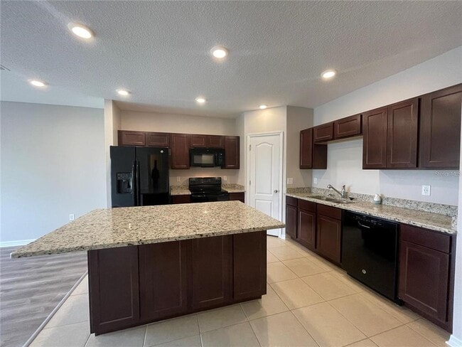 3827 Strafford Pl