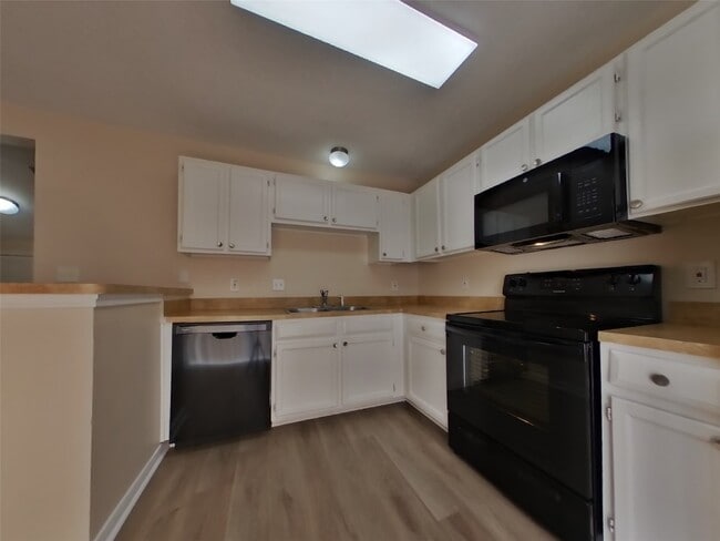 Photo - 3259 Jorns St