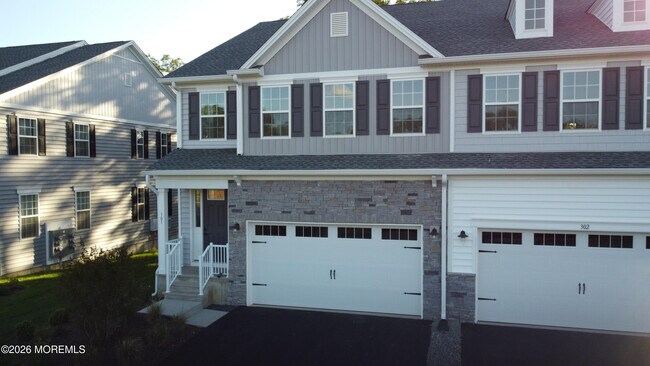 Photo - 301 Holland Dr
