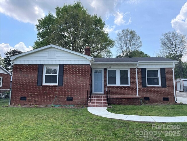 Building Photo - 1607 Russell Ave