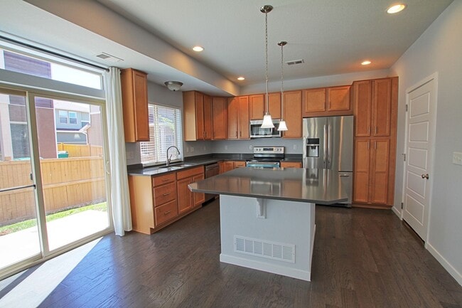 Photo - 5 bed 3.5 bath home in the Meadows