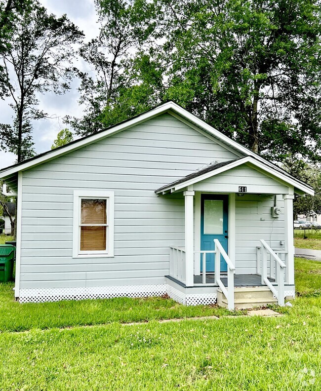 Building Photo - 611 Yoakum Ave Rental