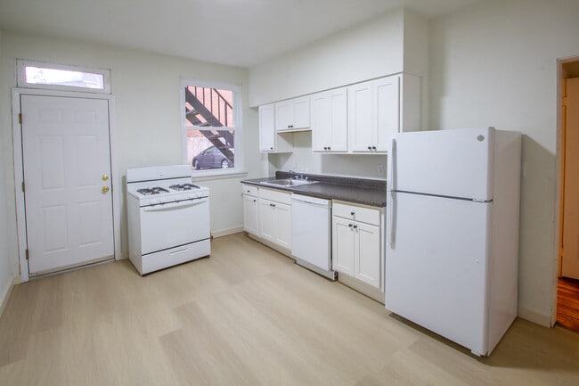 Photo - 201 Center Ave