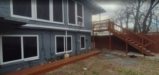 Photo - 150 Bank St Unit B