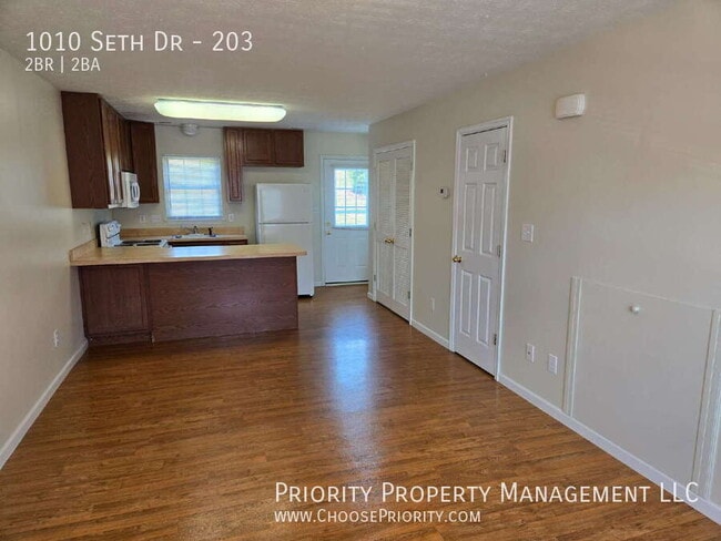 Photo - 1010 Seth Dr Unit 203