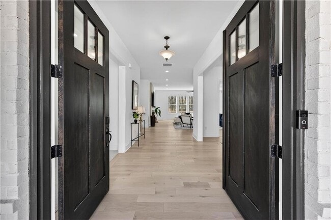 Photo - 512 Cedar Crest Cir
