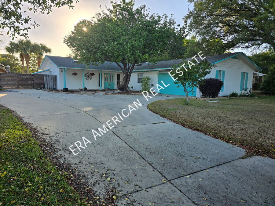 Photo - 10 Lake Lorraine Cir