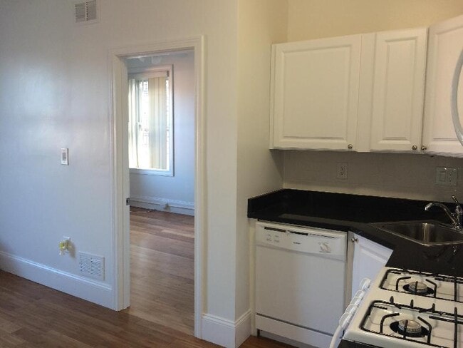 Photo - 65 Hemenway St