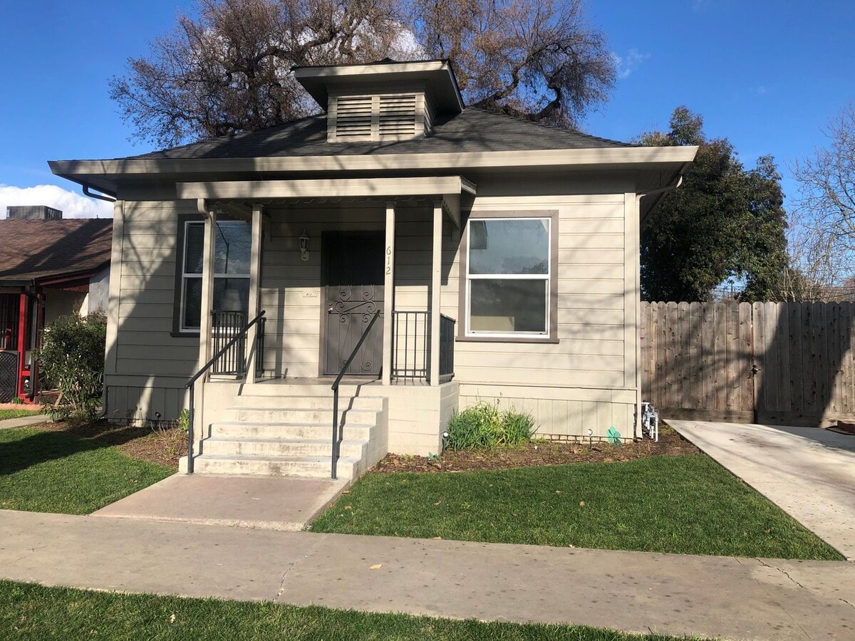 Beautiful home located in the heart of Downtown Modesto - Beautiful home located in the heart of Downtown Modesto