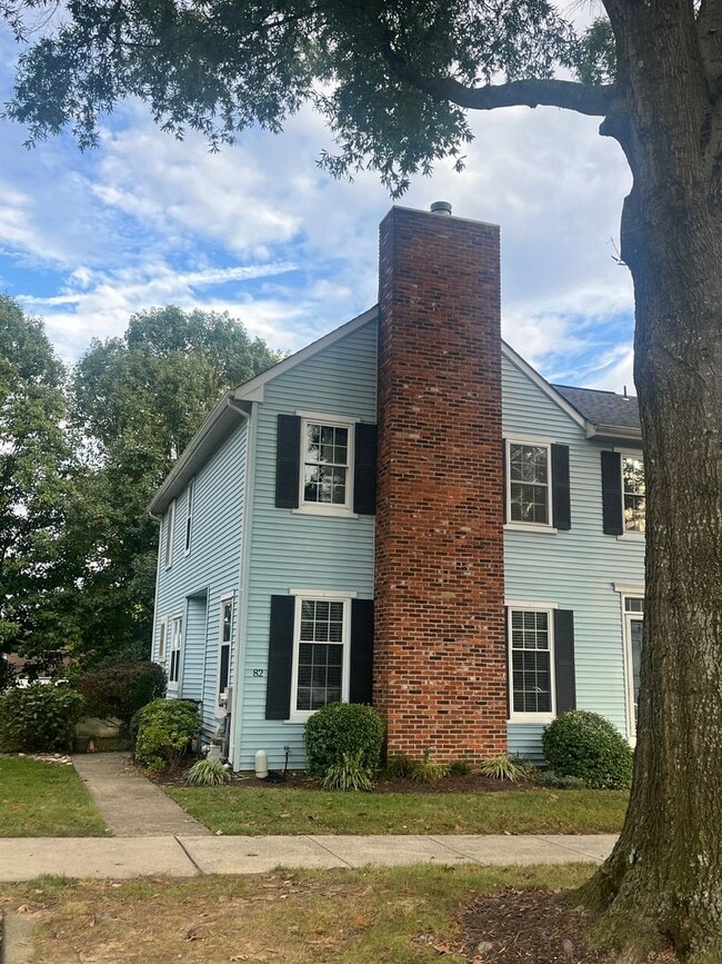 Building Photo - 3 Bd / 2.5 Bth Pennsbury School District Townhome