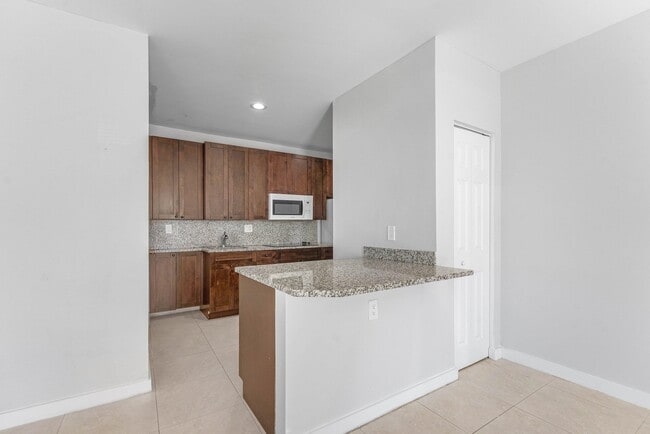 Photo - 801 Dobbins St Unit 2