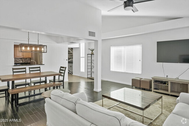 Building Photo - 7920 E Arlington Rd Rental