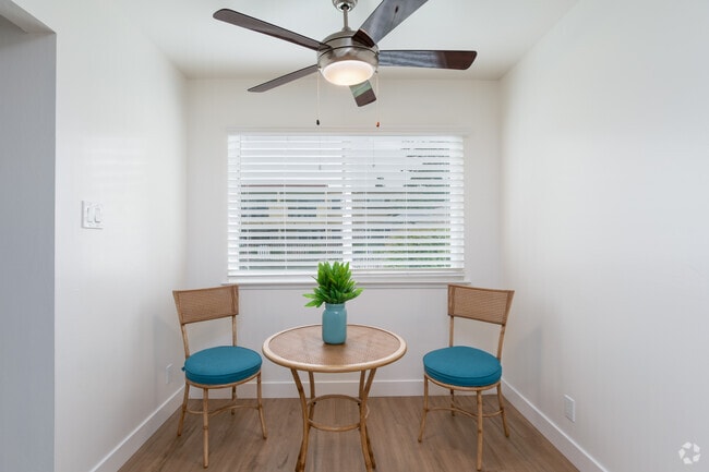 2BR, 2BA - 1150SF