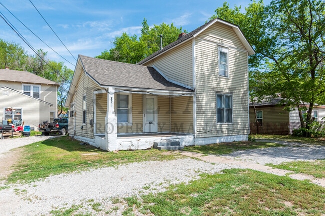 Photo - 826 W Mentor St