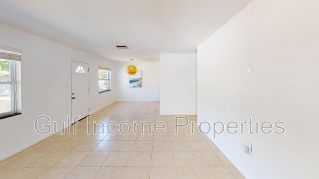 Photo - 2200 Floyd St