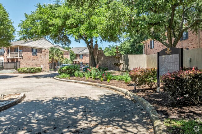 2255 Braeswood Park Dr - Entrance - Braeswood Park Condominiums