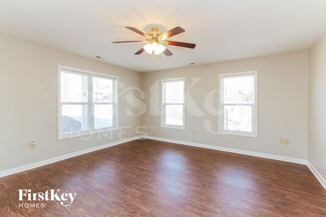 Photo - 1731 Parkdale Ave