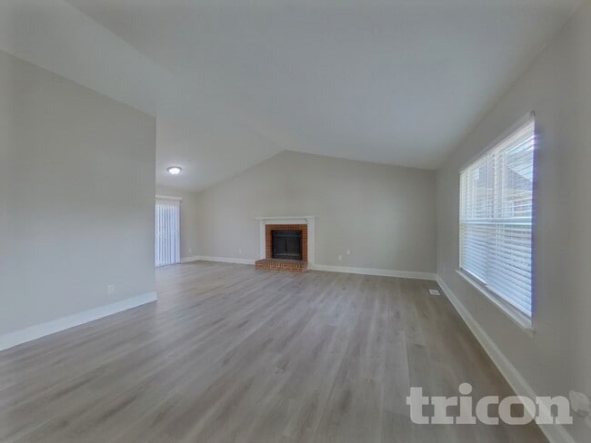 Photo - 5801 Leaf Ct