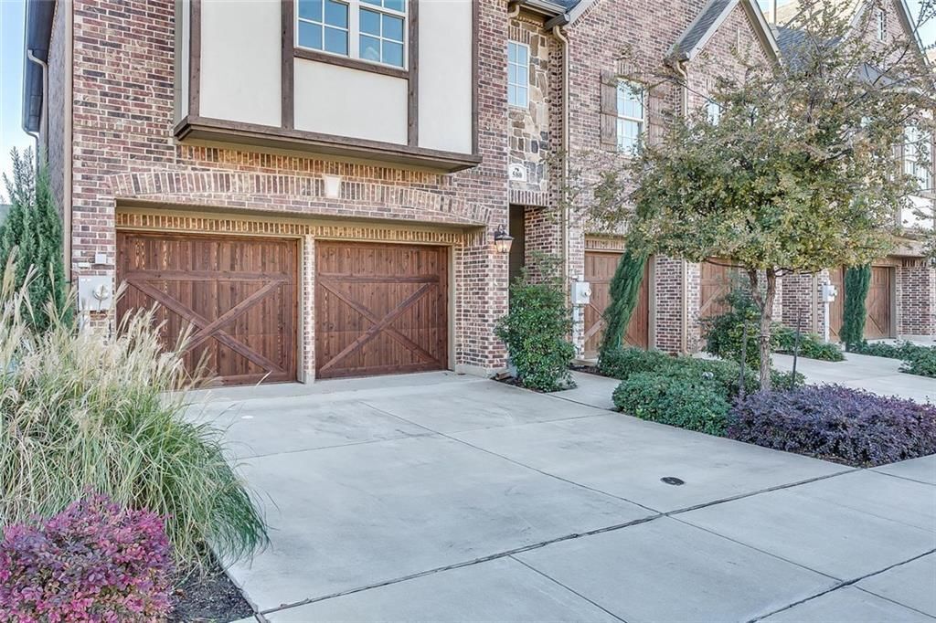 exterior of house - 580 Hampshire Dr (Lewisville, TX)