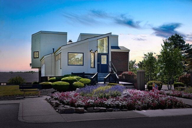 Landscape - Hidden Creek Apartments